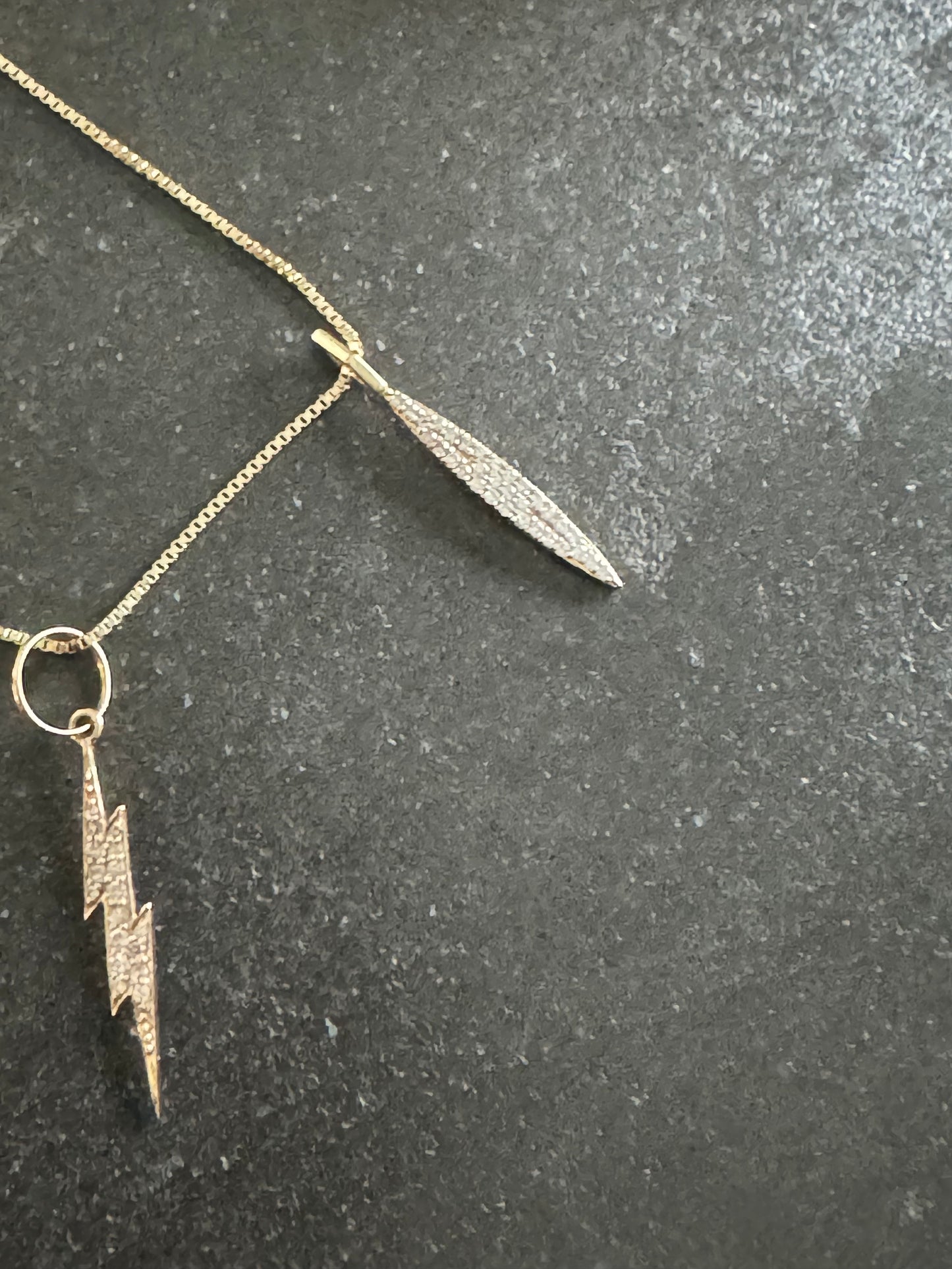 dagger/quill